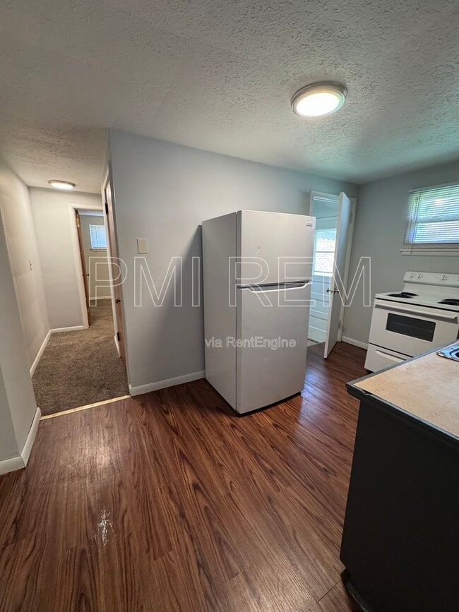 Photo - 316 13th St NE