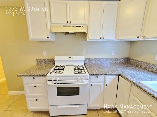 Photo - 1273 W 39th St
