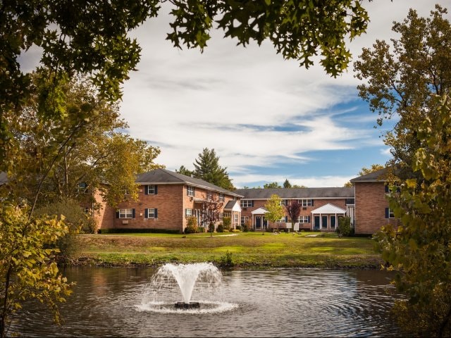Dorchester Manor Apartments