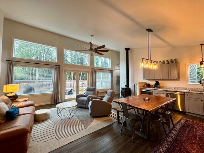 Photo - SEASONAL STERLING HOME!