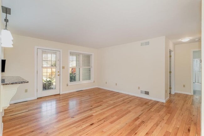 Photo - 117 E Factory St