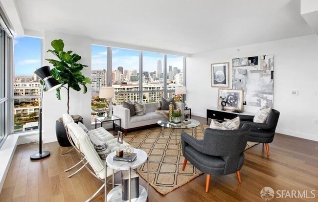 Photo - 708 Long Bridge St