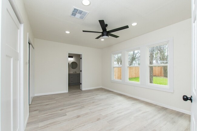 Photo - 135 E 13th Ave