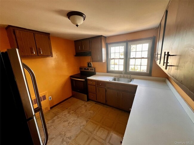 Photo - 463 Duryea Ave