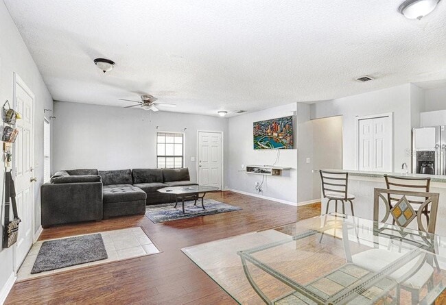 Photo - 2322 28th Ave E