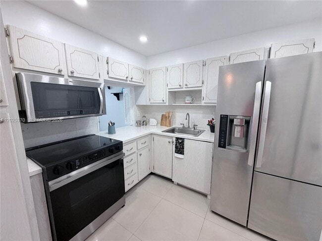 Photo - 1825 S Ocean Dr Unit 611