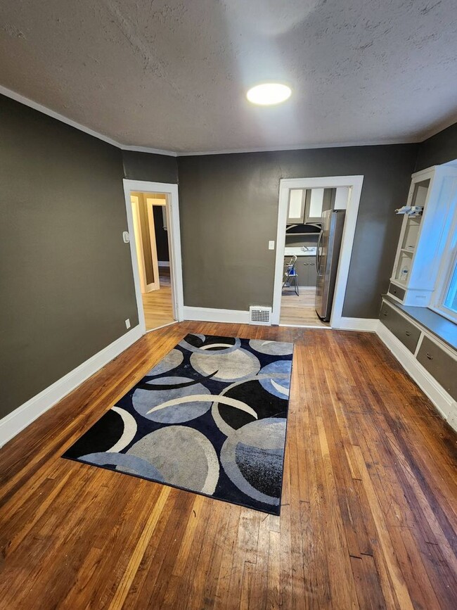 Photo - 3658 E 143rd St Unidad 1