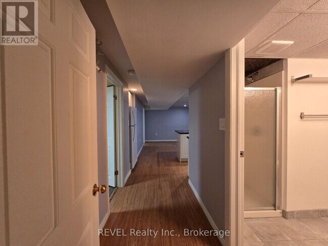 Photo - 33 Dundas Crescent