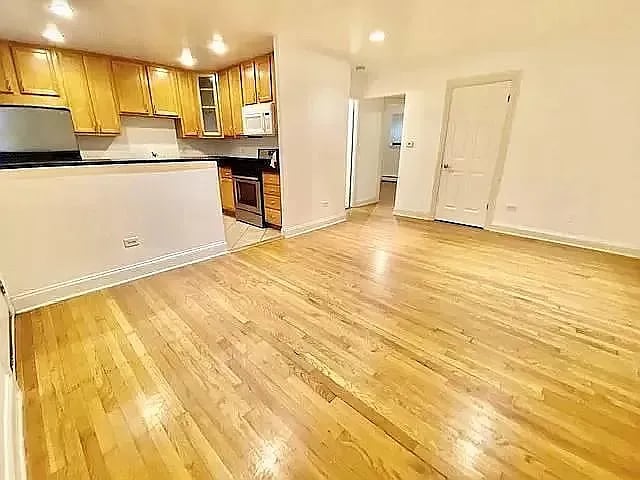 Building Photo - 4416 N Kostner Ave Unit 1D Rental