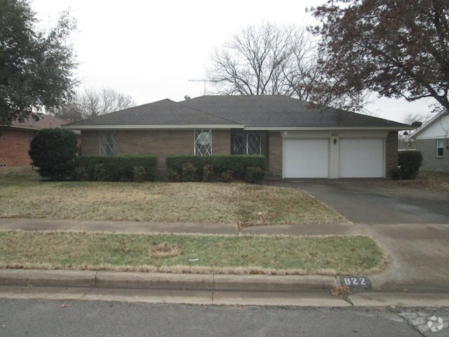 Building Photo - 822 Sequoia Dr Rental