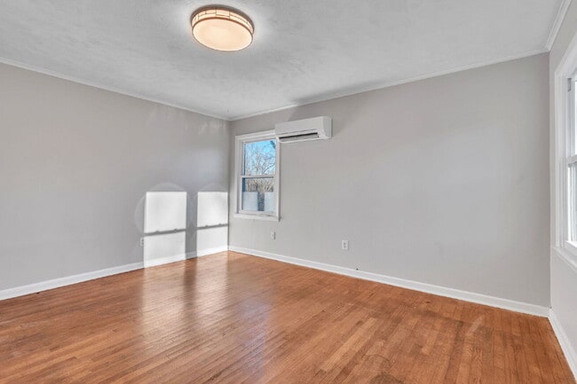 Photo - Freshly Updated 2BR / 1BA Single-Level Duplex $1350/mo rent*** Unit B