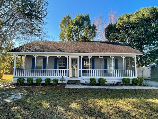 Building Photo - 301 E Cedar St