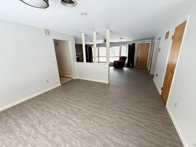 Photo - 1090 Pleasant St