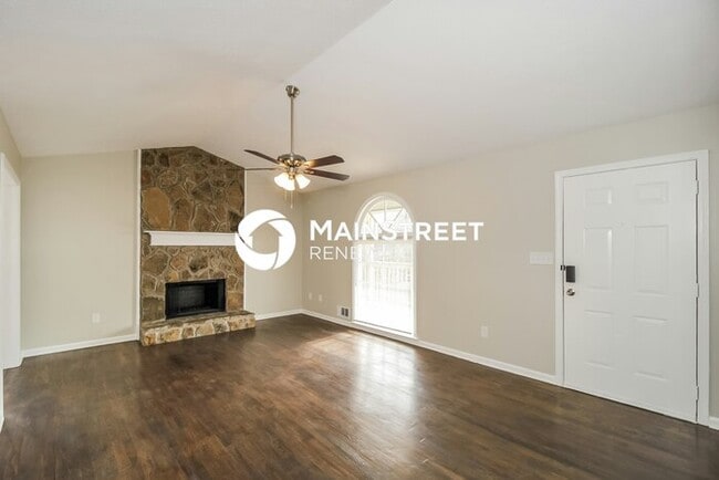 Photo - 3 Bedroom Pet-Friendly Home in Powder Springs, GA with Main Street Renewal