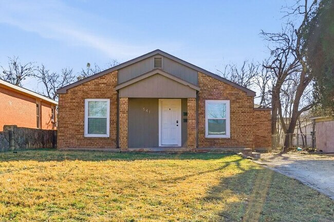 Photo - 541 E N 18th St