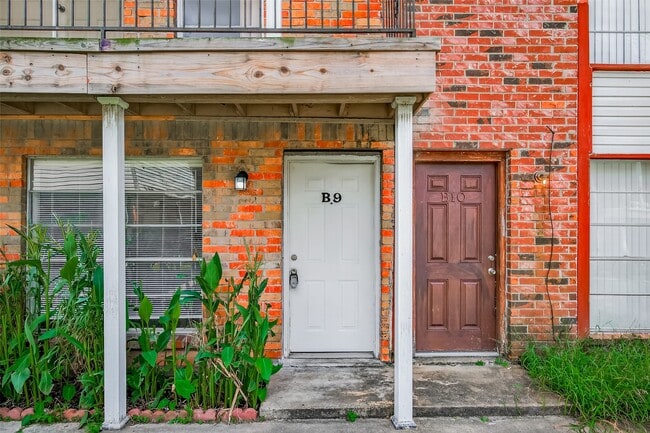 Building Photo - 600 S Allen-Genoa Rd Unit B9 Rental