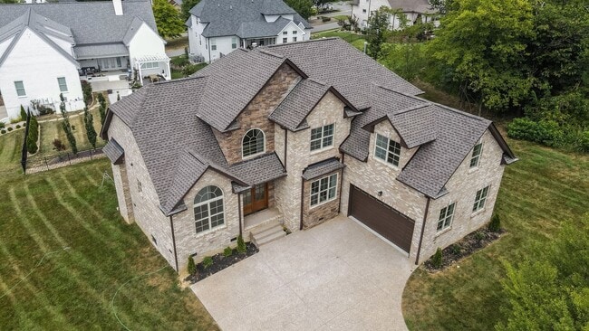 Photo - Newer Custom Brick Home in Lebanon