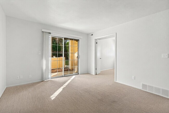 Photo - 1222 E Waterside Cv Unit 10