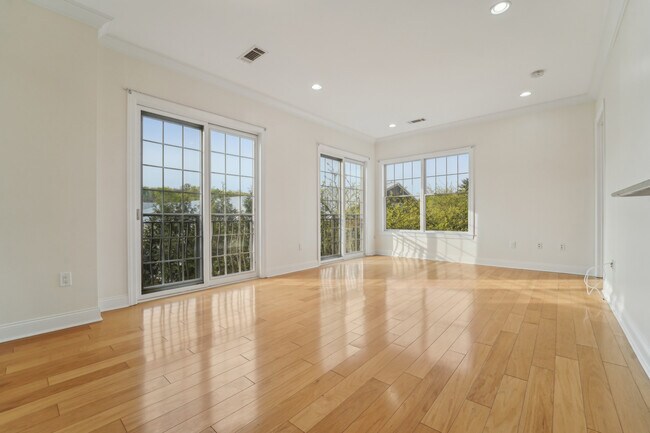 Photo - 1212 The Plz Unit 1212