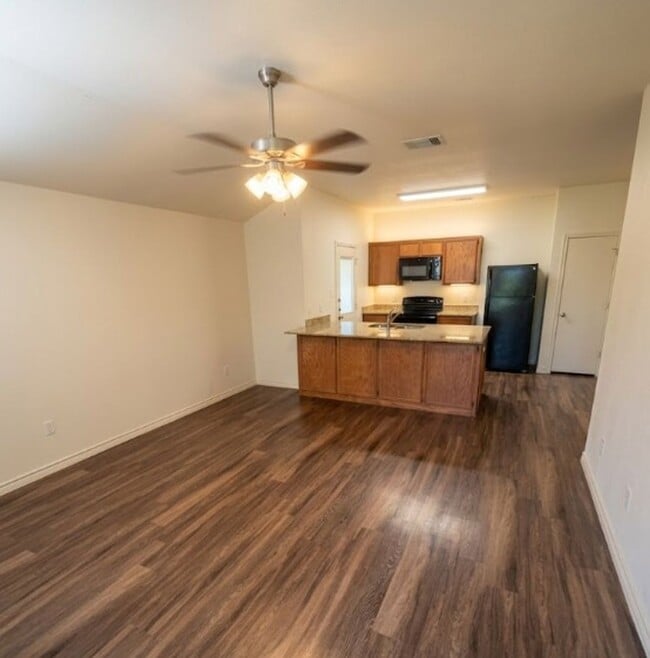 Photo - 815 Eastland Dr