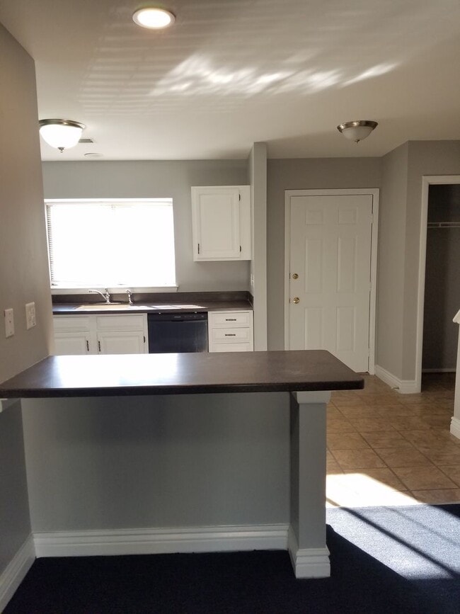 16 Redding Ct