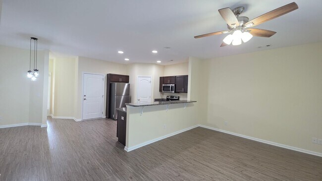 Photo - 3 Bedroom, 2.5 bath townhome in Creekside of Richmond Hill