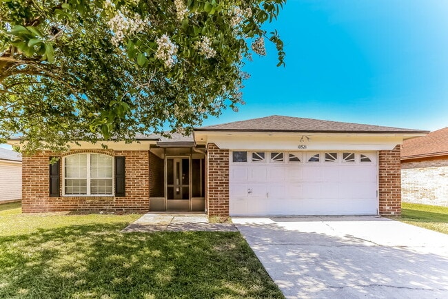 Building Photo - 10921 Mindanao Dr S