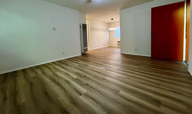 Sala de estar - 177 Douglas St Unidad #1