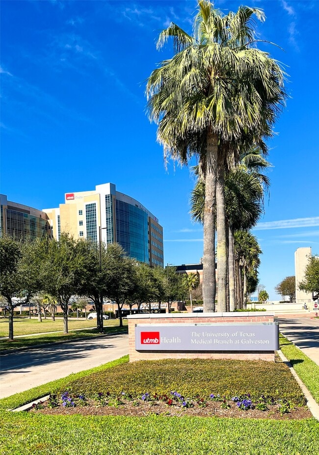 Photo - 2010 The Strand Unit 301