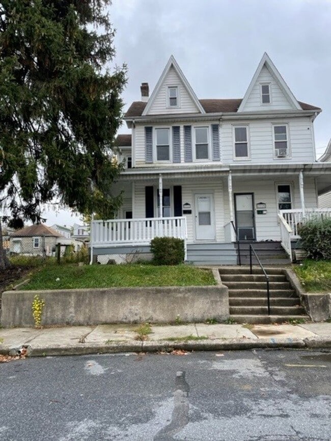 Building Photo - 2717 Butler St