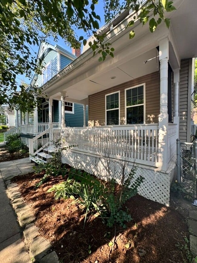 Photo - 2015 Greenup St