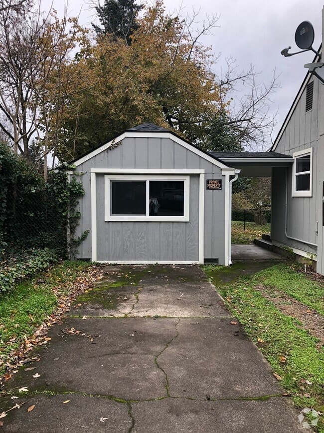 Building Photo - MASS412 Unit C Rental