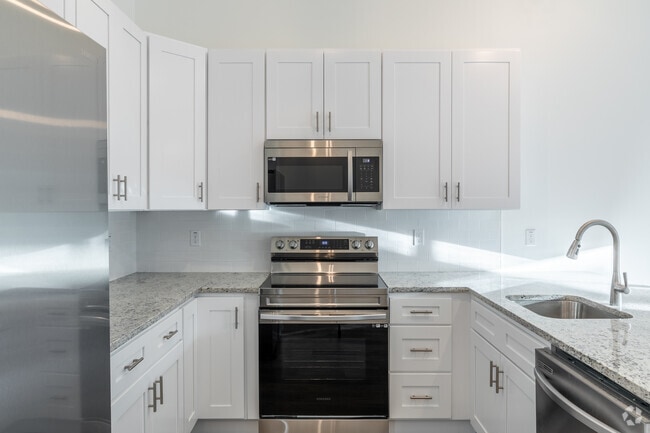 2 BR, 2 BA - 1,400SF - Kitchen