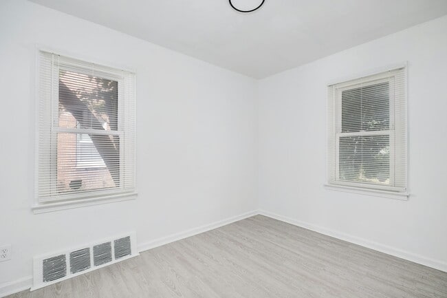 Photo - 18820 Klinger St