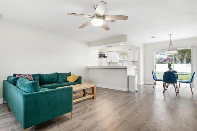 Photo - 5120 Brookmeade Dr