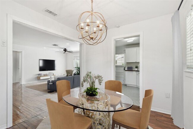 Photo - 1401 E North St