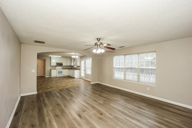 Photo - 10900 Hondal Ct