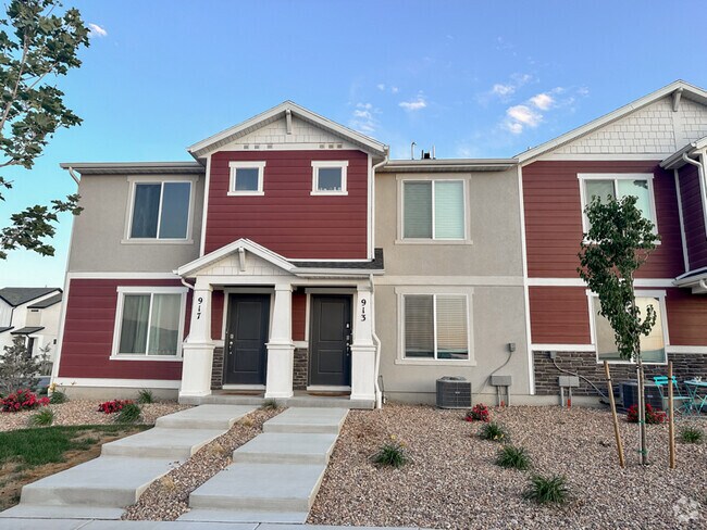Building Photo - 913 E Flotsam Wy Rental
