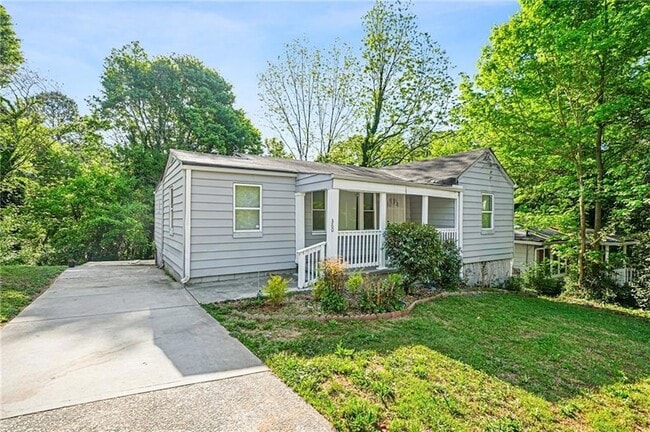 Photo - 360 Betsy Ave SW