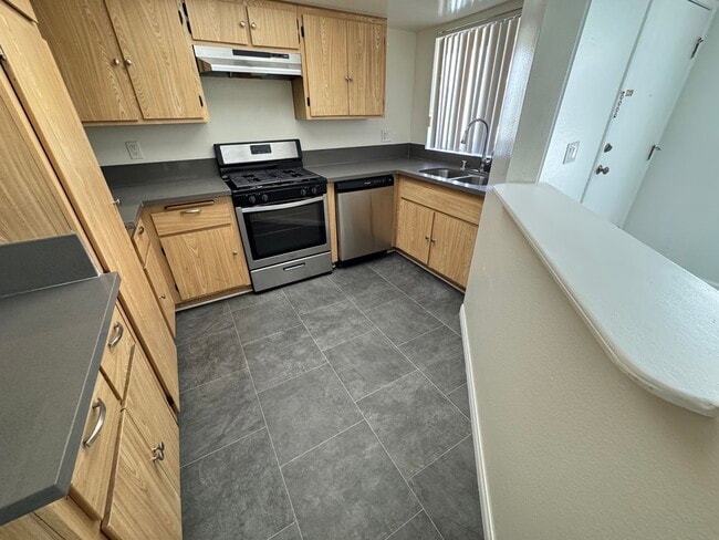 Photo - 4633 Vermont Pl Unidad 209