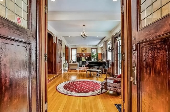 Photo - 166 Huntington St