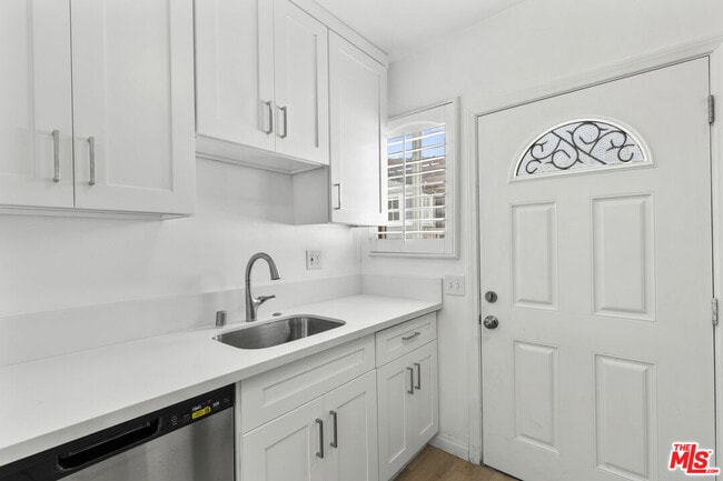 Photo - 11110 Charnock Rd