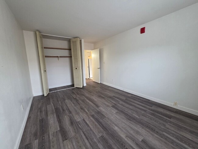 Photo - 3069 Oakland