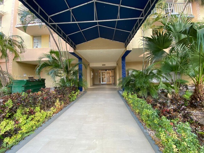 Photo - 4550 NW 9th St Unit 217E