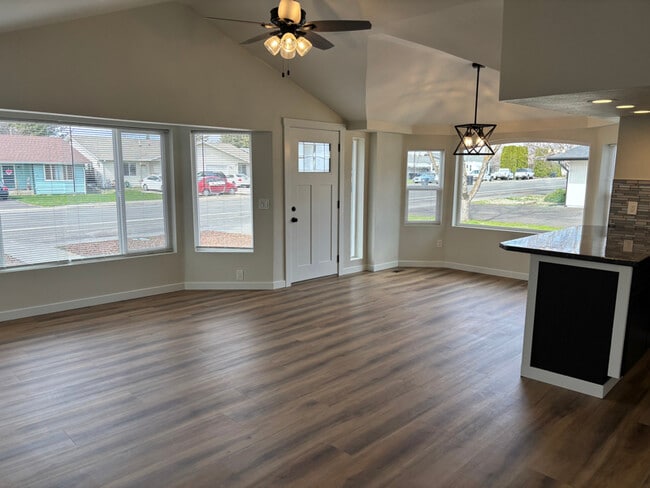 Photo - 179 Tausick Way