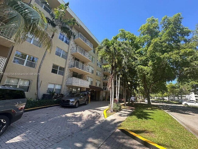 Photo - 1805 Sans Souci Blvd Unidad 333 Rental