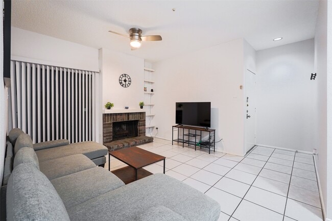 Photo - 7900 N Stadium Dr Unit 109