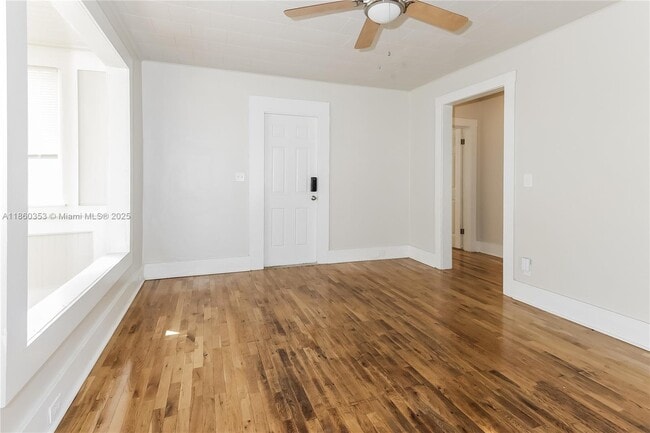 Photo - 713 S N St
