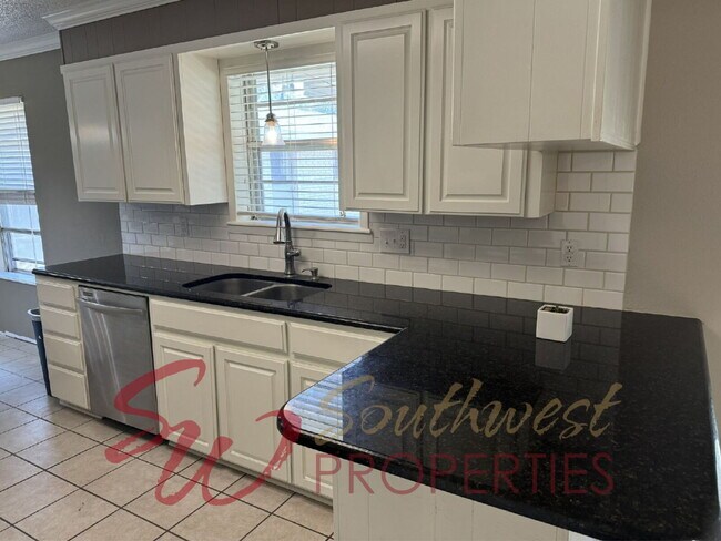 Photo - Lovely, spacious home that welcomes you in!