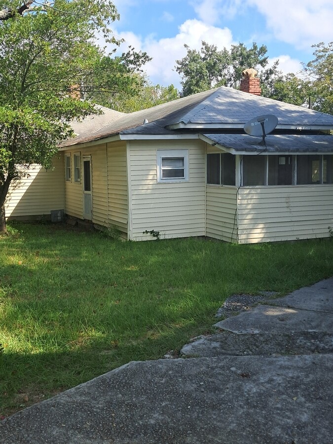 Photo - 700 Summit Ave
